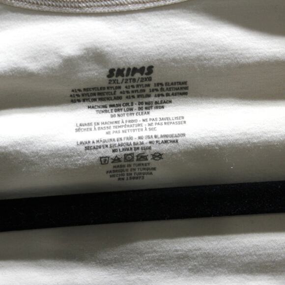 SKIMS Seamless Sculpt Long Sleeve Open Bust Brief Bodysuit Sand 2XL - Picture 7 of 7